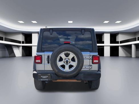 Used 2020 Jeep Wrangler Unlimited Sahara AWD/4WD image 5