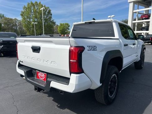 Used 2024 Toyota Tacoma TRD Off-Road AWD/4WD image 7