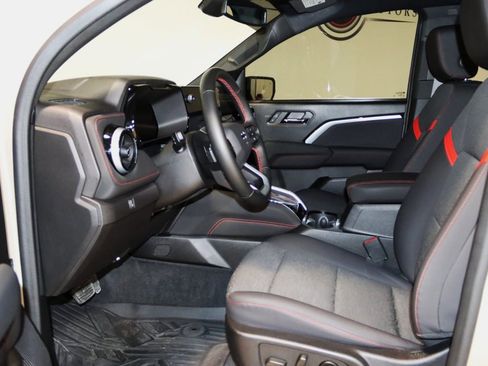 Used 2024 Chevrolet Colorado Z71 w/ Z71 Convenience Package 2 image 36