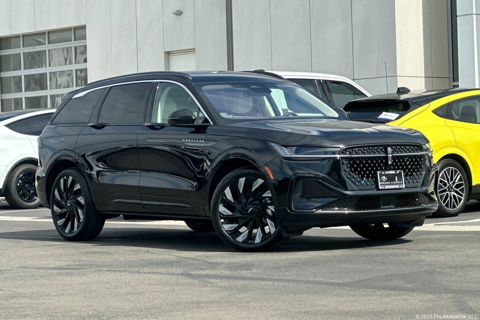 New 2026 Lincoln Nautilus Black Label w/ Jet Appearance Package AWD/4WD image 1