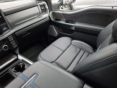 Certified 2025 Ford F450 Platinum w/ FX4 Off-Road Package image 15