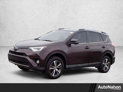 Used 2018 Toyota RAV4 XLE image 1