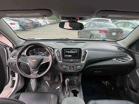 Used 2018 Chevrolet Malibu LT w/ Leather Package image 24