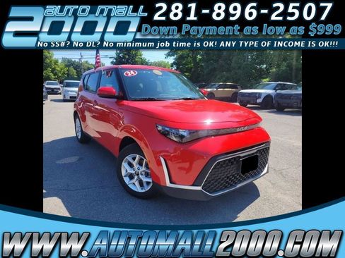 Used 2024 Kia Soul LX w/ Option Group 015 FWD image 1