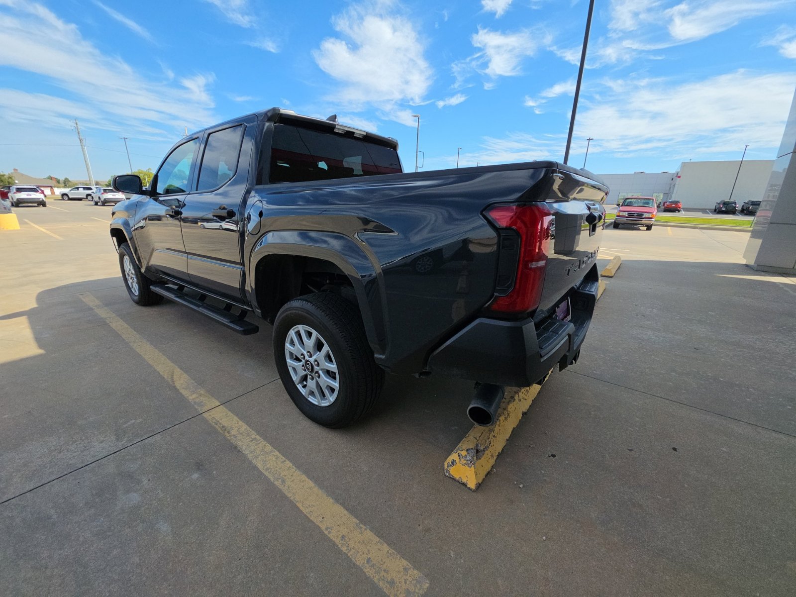 Used 2025 Toyota Tacoma SR RWD image 5