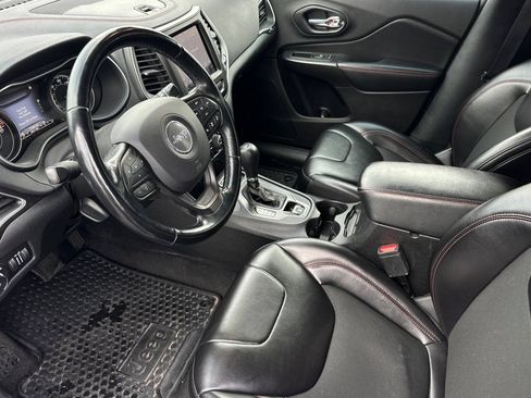 Used 2020 Jeep Cherokee Trailhawk w/ Technology Group AWD/4WD image 10