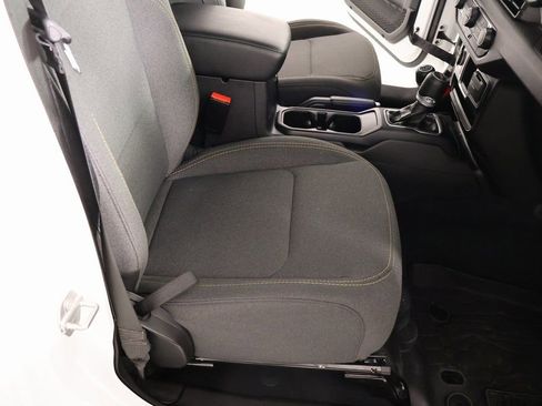 Used 2024 Jeep Gladiator Sport image 12