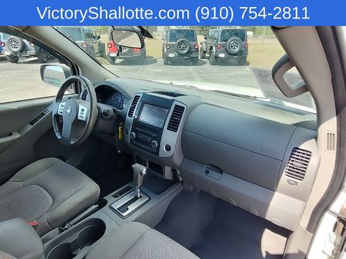 Used 2019 Nissan Frontier SV image 26
