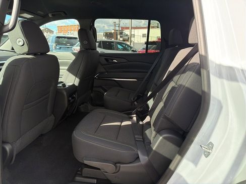 New 2026 Chevrolet Traverse LT image 15