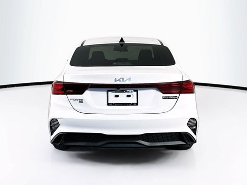 Used 2024 Kia Forte LX FWD image 5