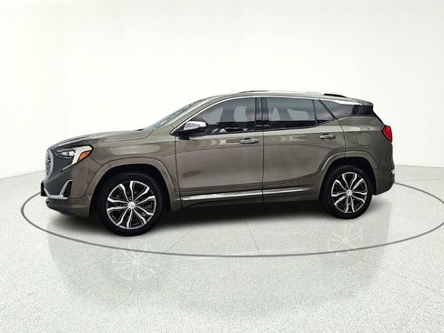 Used 2018 GMC Terrain Denali w/ Advanced Safety Package AWD/4WD image 4