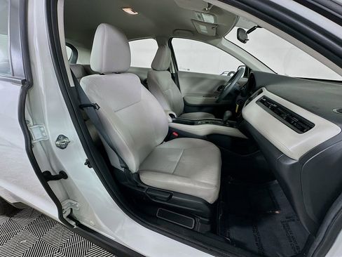 Used 2018 Honda HR-V LX image 30