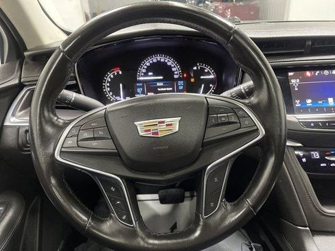 Used 2018 Cadillac XT5 Premium Luxury FWD image 23