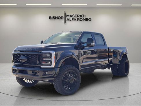 Used 2026 Ford F450 Platinum w/ FX4 Off-Road Package image 8