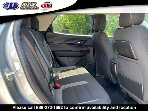 Used 2025 Chevrolet TrailBlazer LT AWD/4WD image 12