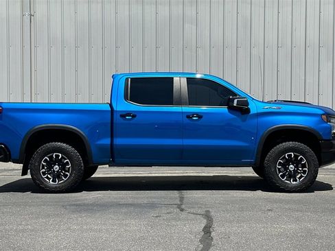 Used 2023 Chevrolet Silverado 1500 ZR2 w/ Technology Package image 4