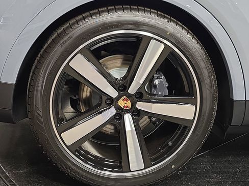 New 2026 Porsche Cayenne image 29