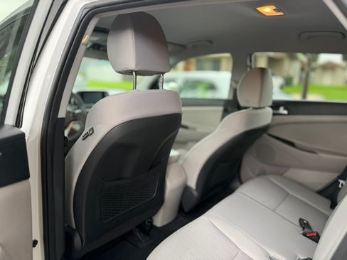 Used 2019 Hyundai Tucson SE FWD image 16