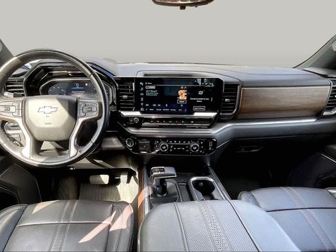 Used 2023 Chevrolet Silverado 1500 High Country w/ High Country Premium Package AWD/4WD image 15
