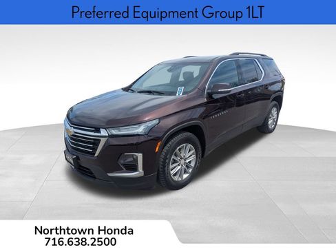 Used 2022 Chevrolet Traverse LT image 3