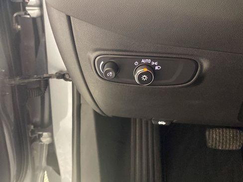 Used 2024 Chevrolet Equinox LS FWD image 37