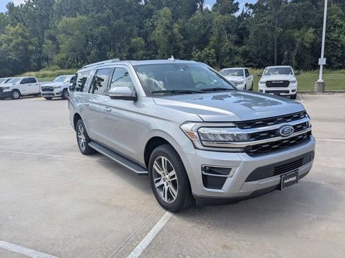 Used 2023 Ford Expedition Max Limited RWD image 3