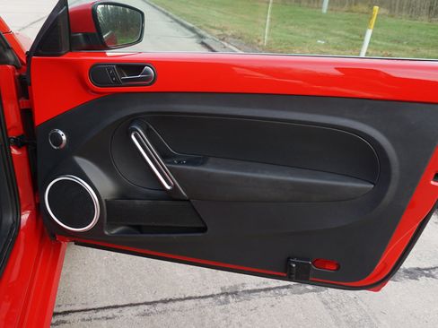 Used 2014 Volkswagen Beetle 2.5 image 25