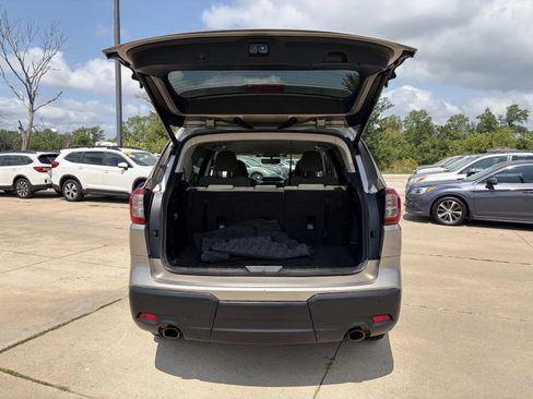 Used 2019 Subaru Ascent Premium AWD/4WD image 24