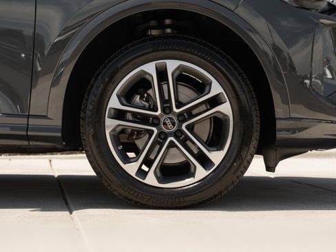 Certified 2025 Audi Q5 Premium w/ Convenience Package AWD/4WD image 30
