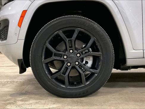 Used 2025 Jeep Grand Cherokee Limited 4xe AWD/4WD image 9