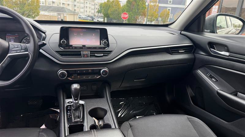 Used 2022 Nissan Altima 2.5 S FWD image 22