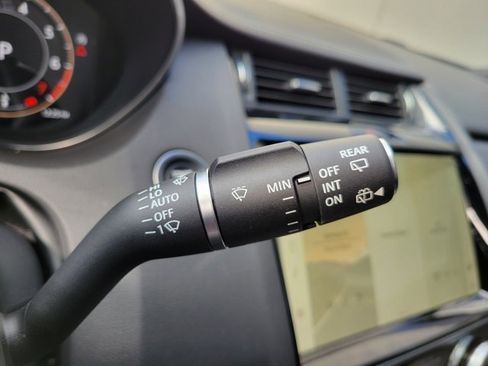 Used 2024 Jaguar E-PACE R-Dynamic SE image 32