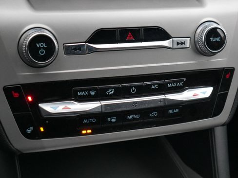 Certified 2024 Ford Explorer XLT w/ Equipment Group 202A image 12