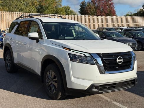New 2025 Nissan Pathfinder SV image 6