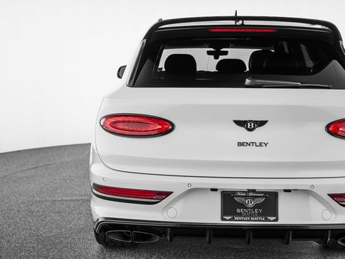 Used 2022 Bentley Bentayga AWD/4WD image 42
