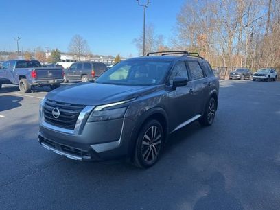 Used 2025 Nissan Pathfinder Platinum