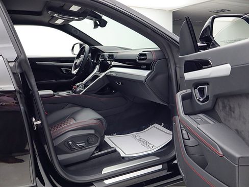 Used 2024 Lamborghini Urus S image 43