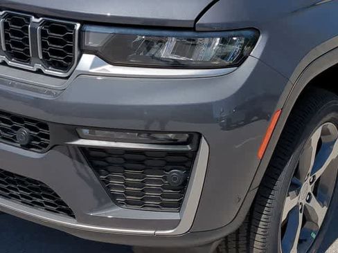 New 2026 Jeep Grand Cherokee L Limited AWD/4WD image 11