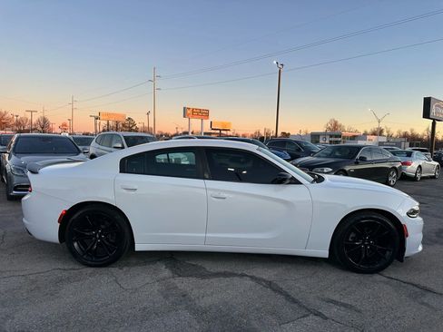 Used 2018 Dodge Charger SXT w/ Blacktop Package image 31