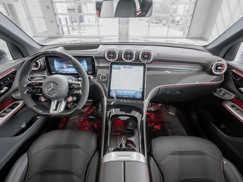 New 2025 Mercedes-Benz GLC 43 AMG 4MATIC image 8