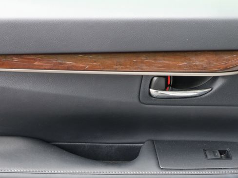 Used 2015 Lexus ES 350 w/ Luxury Package FWD image 36