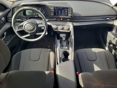Certified 2024 Hyundai Elantra SE FWD image 16
