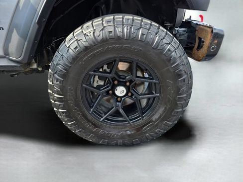 Used 2020 Jeep Gladiator Sport w/ Quick Order Package 24S AWD/4WD image 38