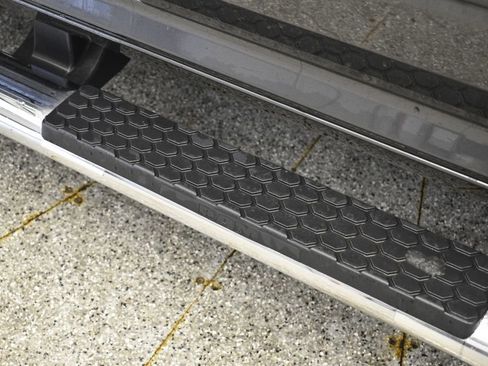 Certified 2017 RAM 1500 Laramie w/ Convenience Group image 21