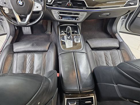 Used 2020 BMW 740i image 30