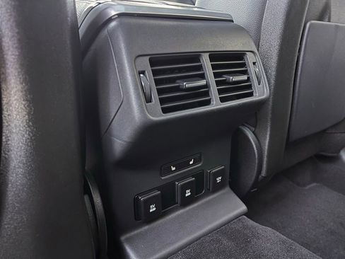 Used 2018 Land Rover Range Rover Velar S image 20