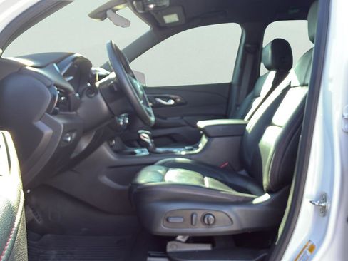 Used 2023 Chevrolet Traverse RS image 13