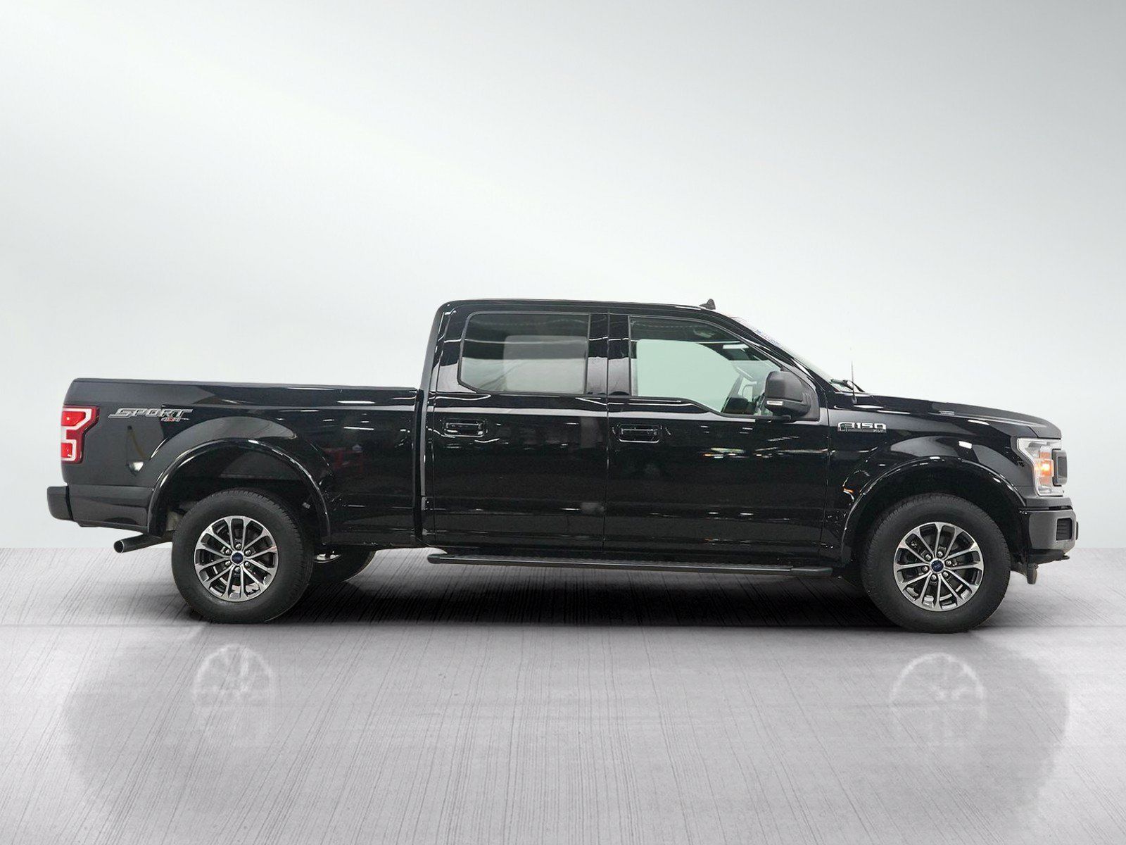 Used 2019 Ford F150 XLT w/ Equipment Group 302A Luxury AWD/4WD image 6