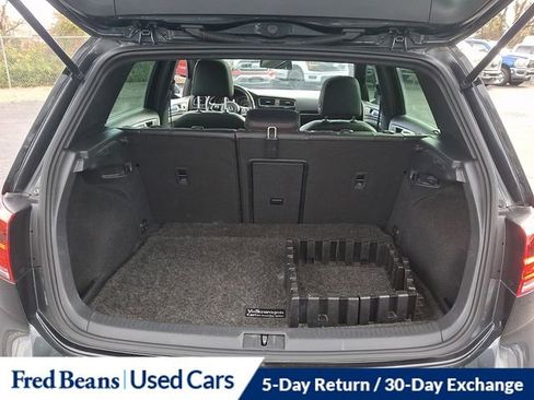 Used 2017 Volkswagen GTI SE image 31