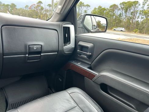 Used 2017 GMC Sierra 1500 SLT w/ SLT Preferred Package RWD image 12